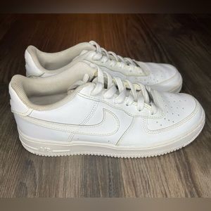 White Air Force 1 Boy’s size 6.5